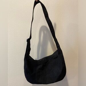 BAGGU medium nylon crescent bag